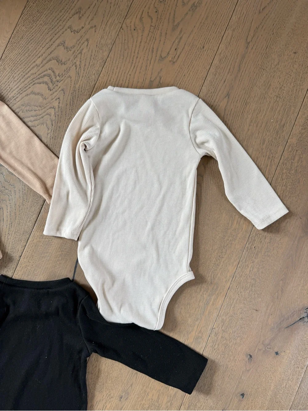 Ribbed Long Sleeve Baby Bodysuits 12–18M Neutral 3 Pack